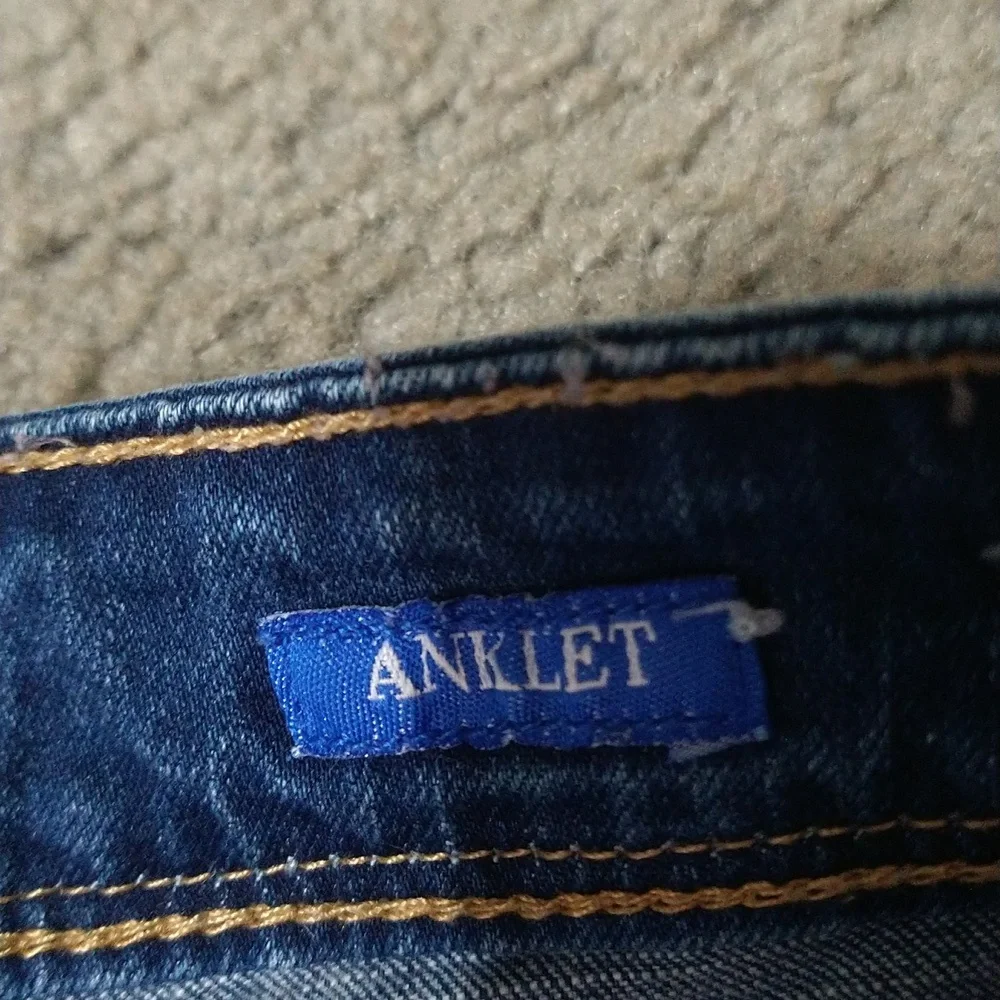 YMI Anklet Jeans - Picture 10 of 15